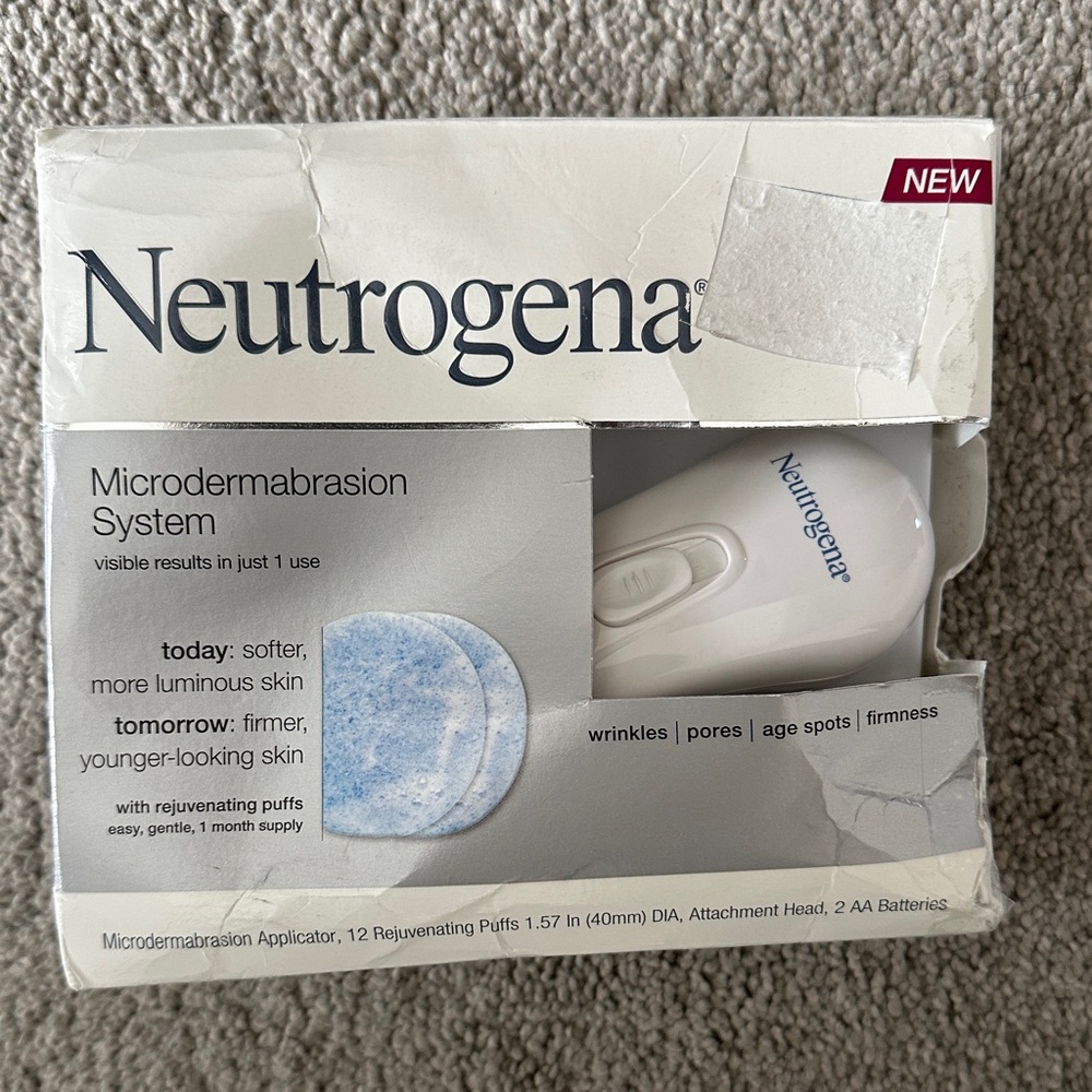 Neutrogena Microdermabrasion System w/ 10 puffs - open box